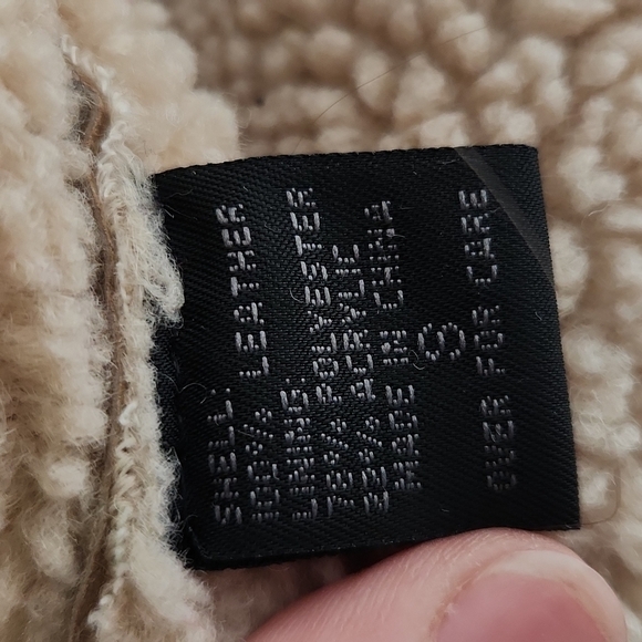 Express Leather Vest Womens Size 8 tan size 8 has flaw - Picture 9 of 13